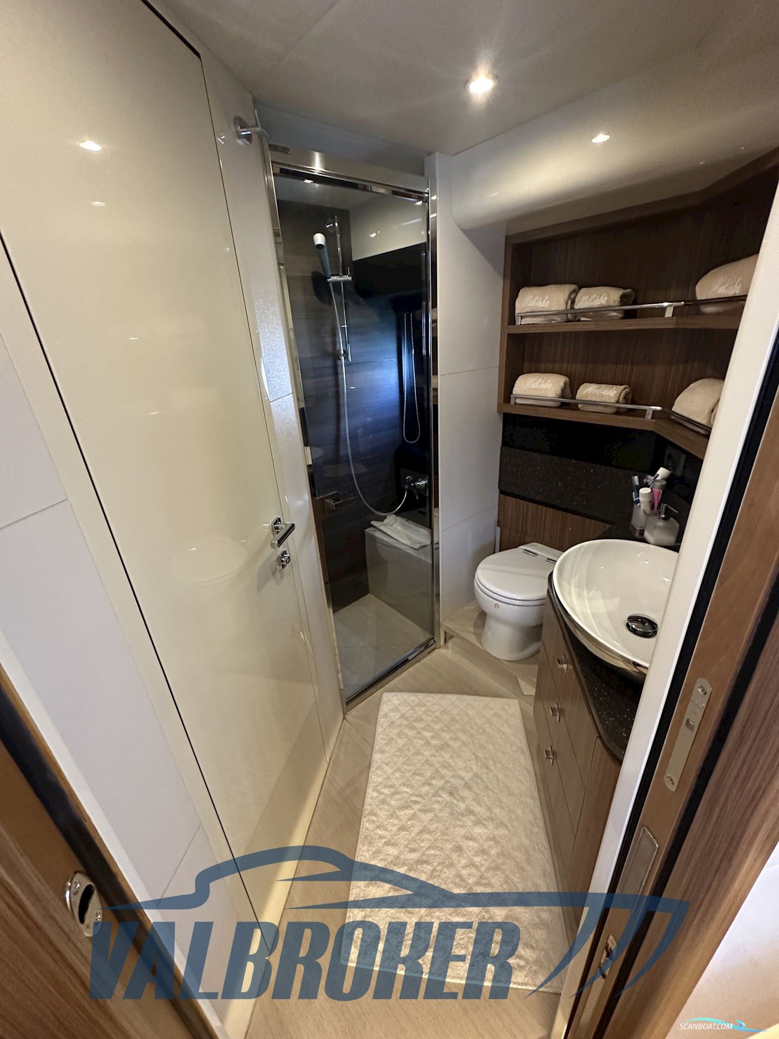 Absolute Navetta 52