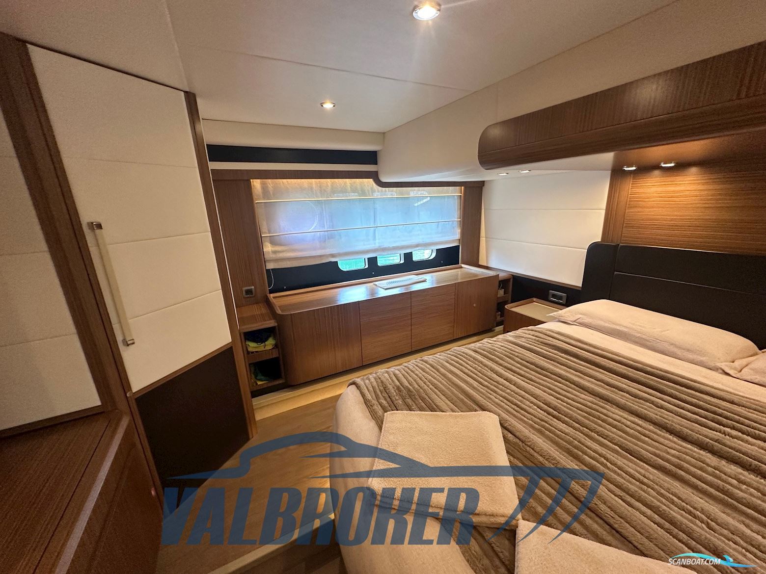 Absolute Navetta 52