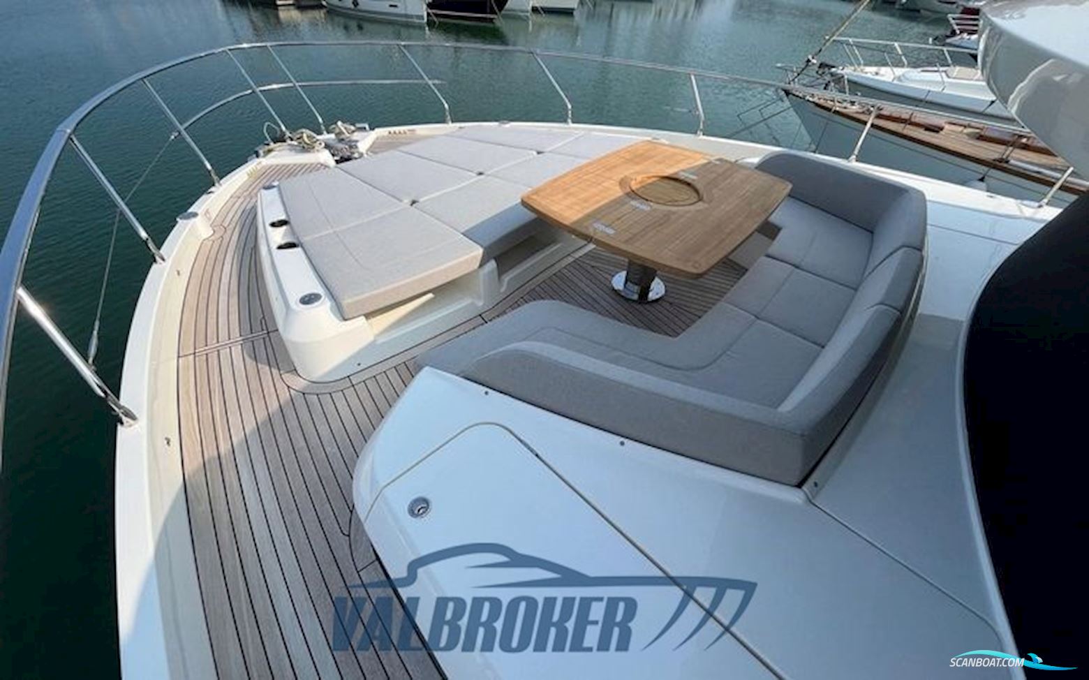 Absolute Navetta 68