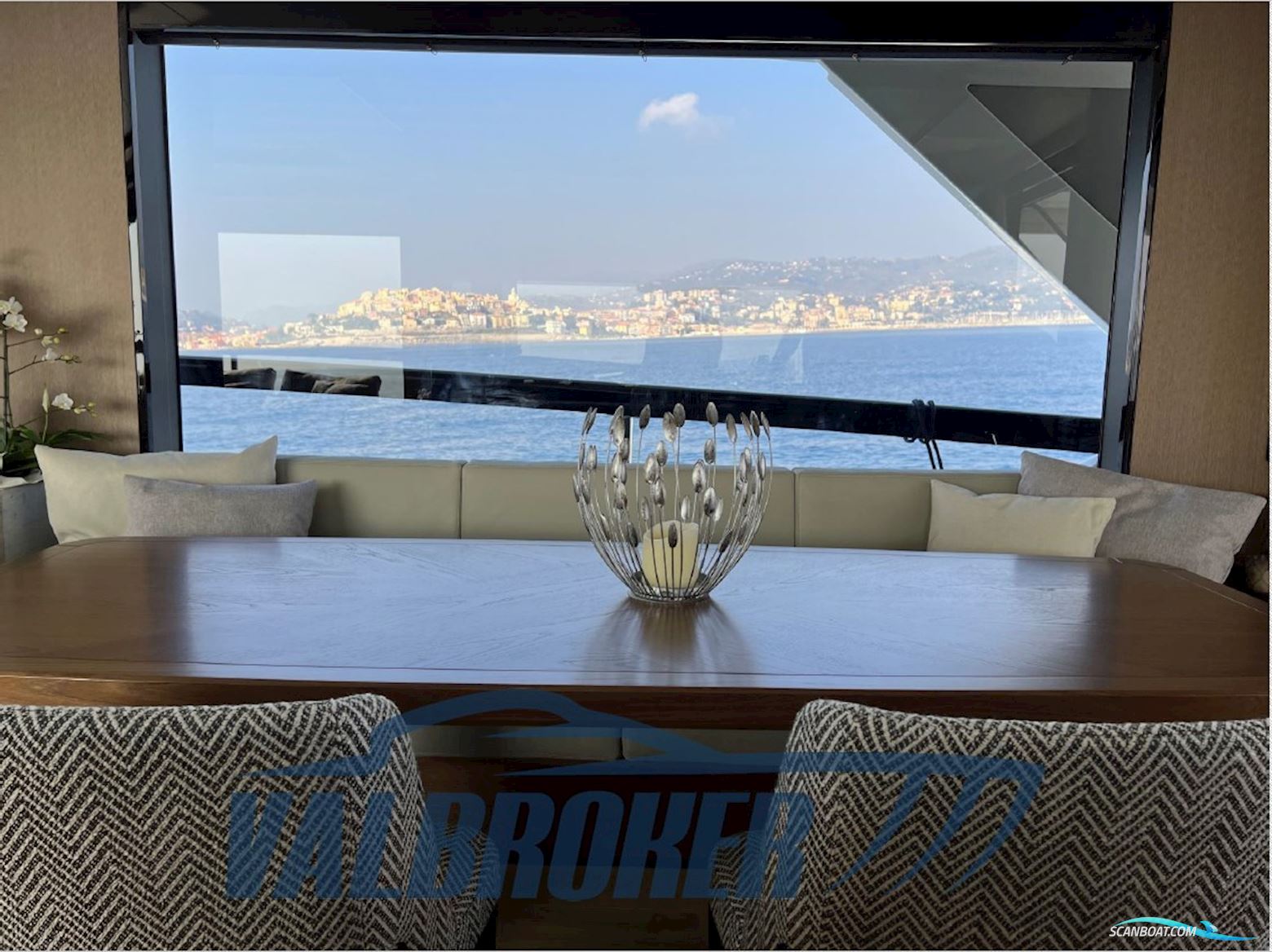Absolute Navetta 68