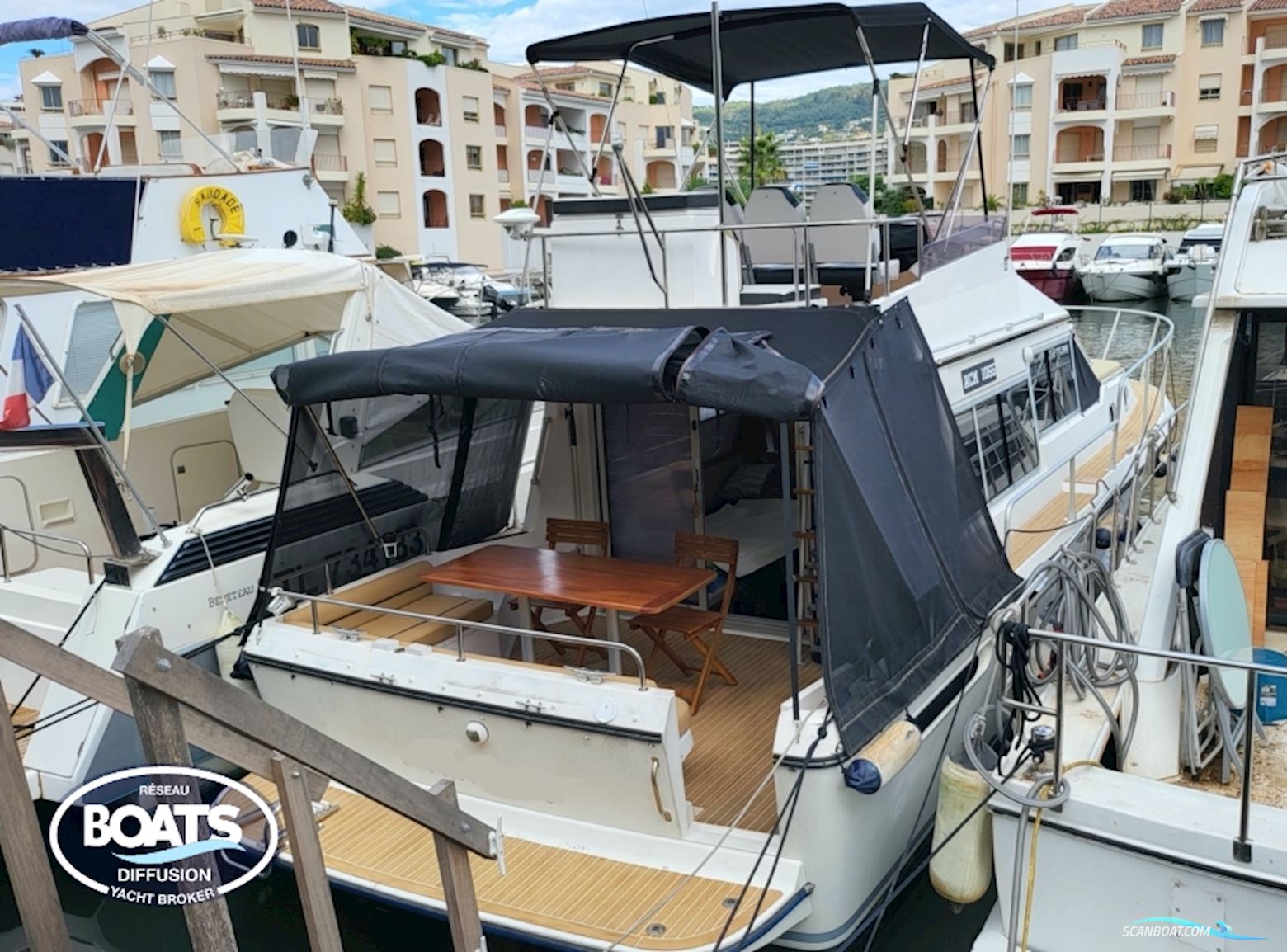 ACM 1055 FLY Motorboat 1990, with VOLVO engine, France