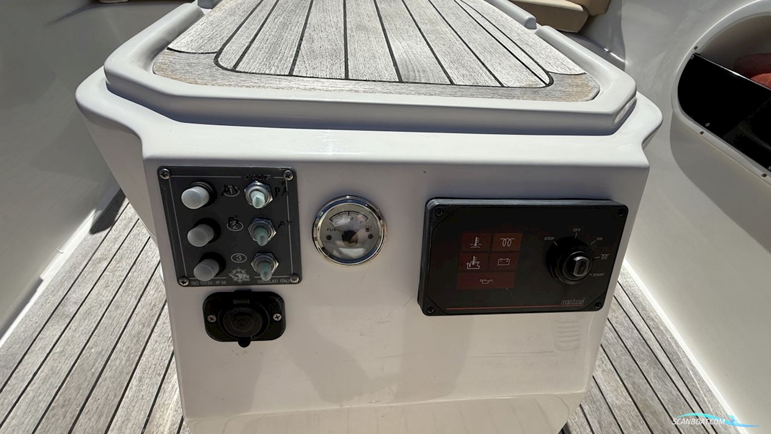Admiral 560