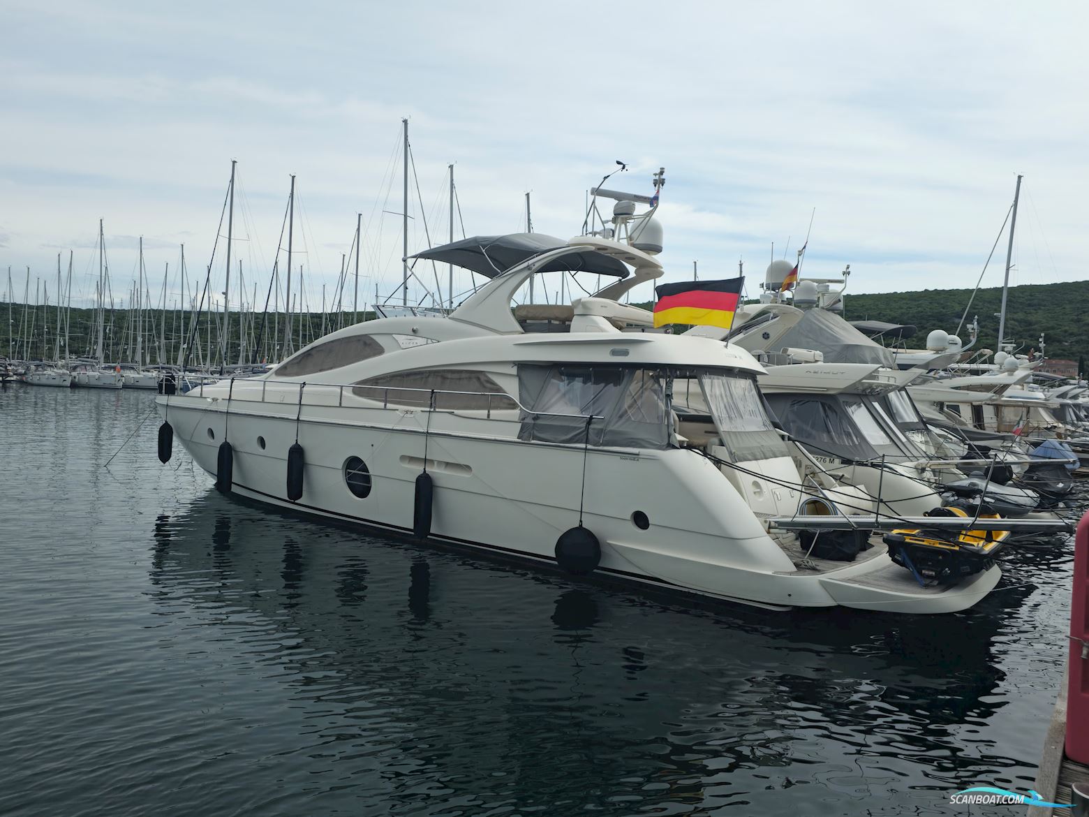 Aicon 64 Fly Motorboat 2008, with Man 12V engine, Croatia