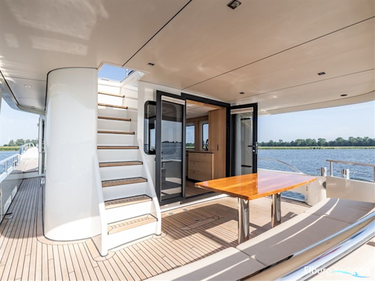 Alm Grand Voyager 65