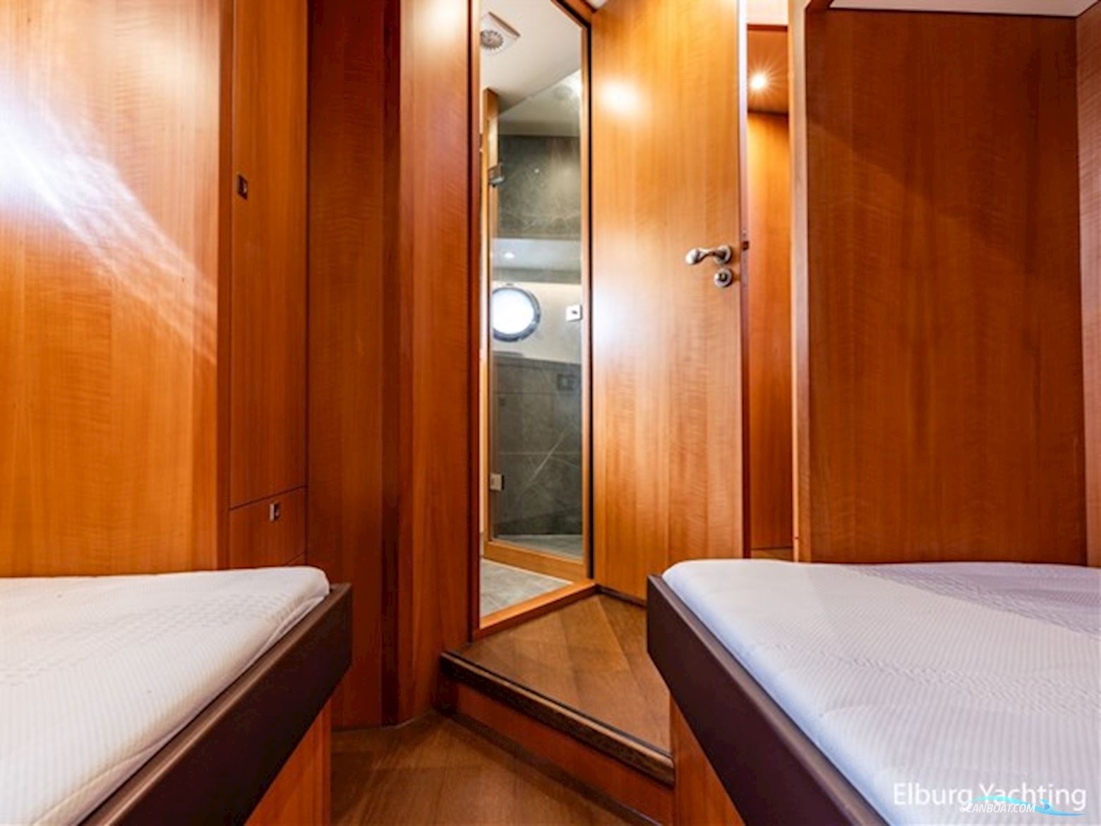 Altena  52 - Aluminium - Fast Going 