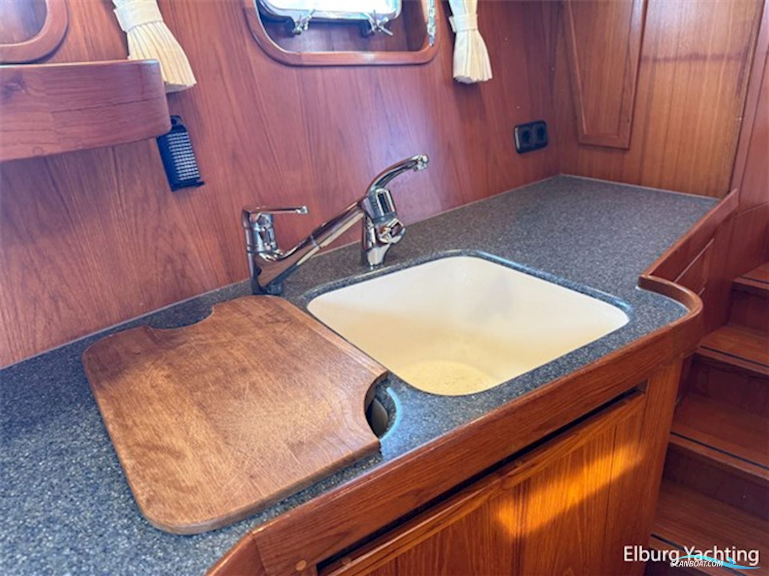 Altena 45 Blue Water Trawler - Stabilizers