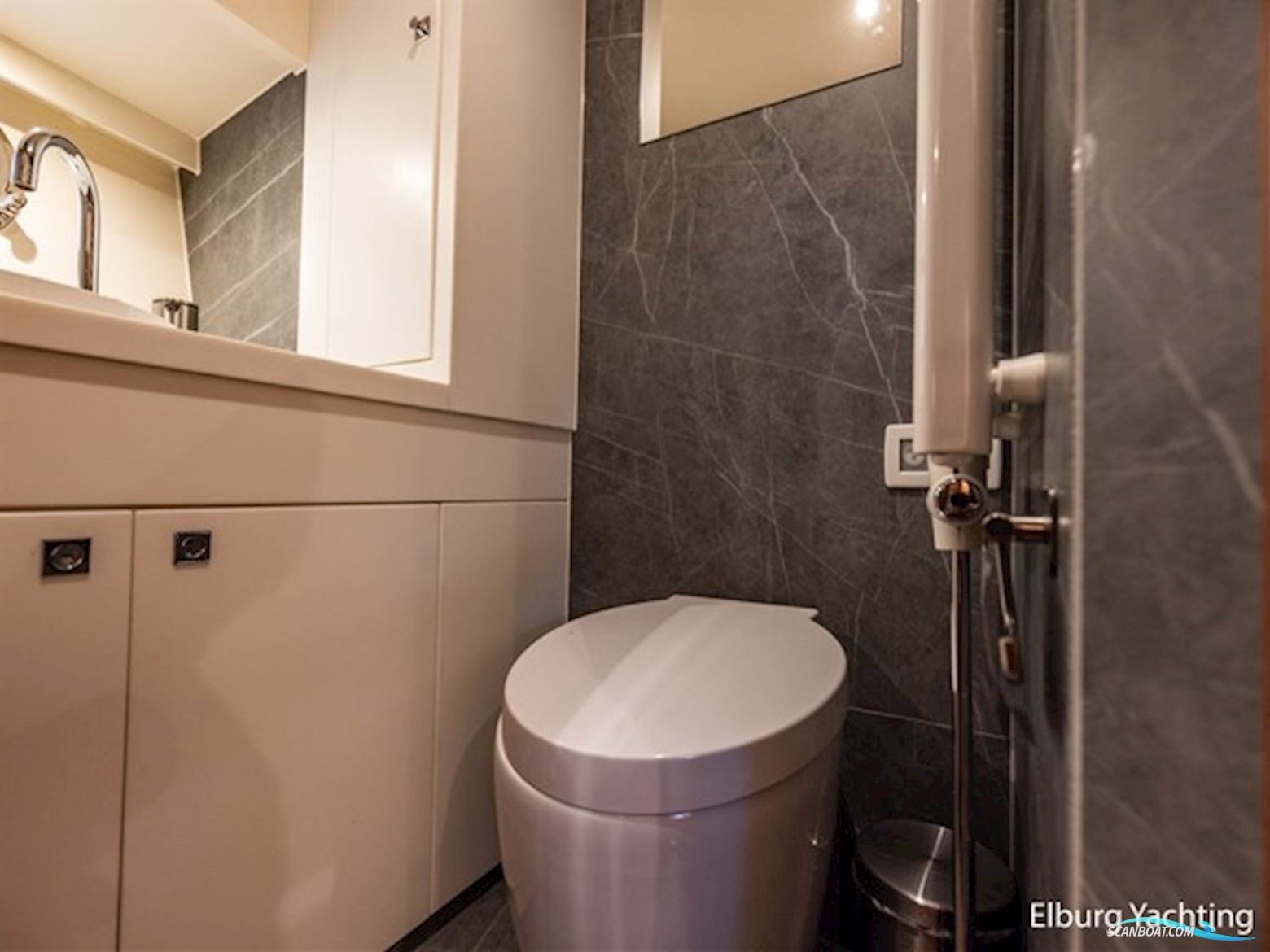 Altena 52 - Aluminium - Fast Going