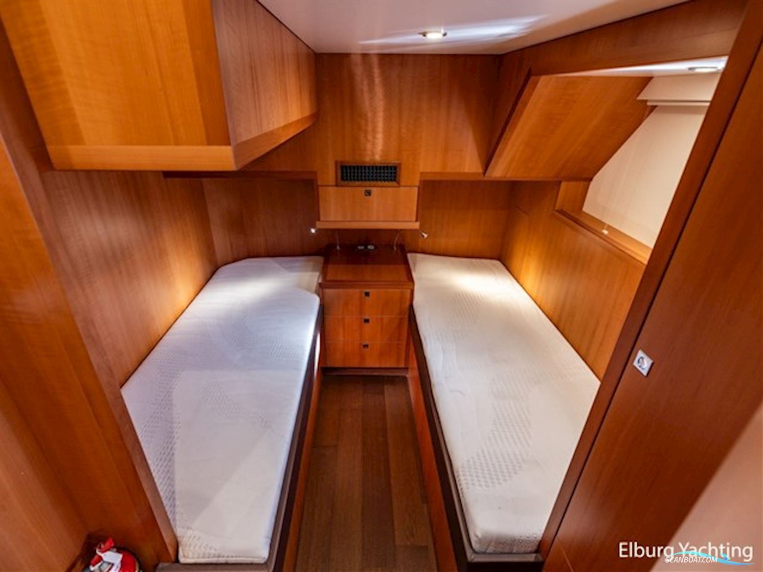 Altena 52 - Fast Going  - Aluminium