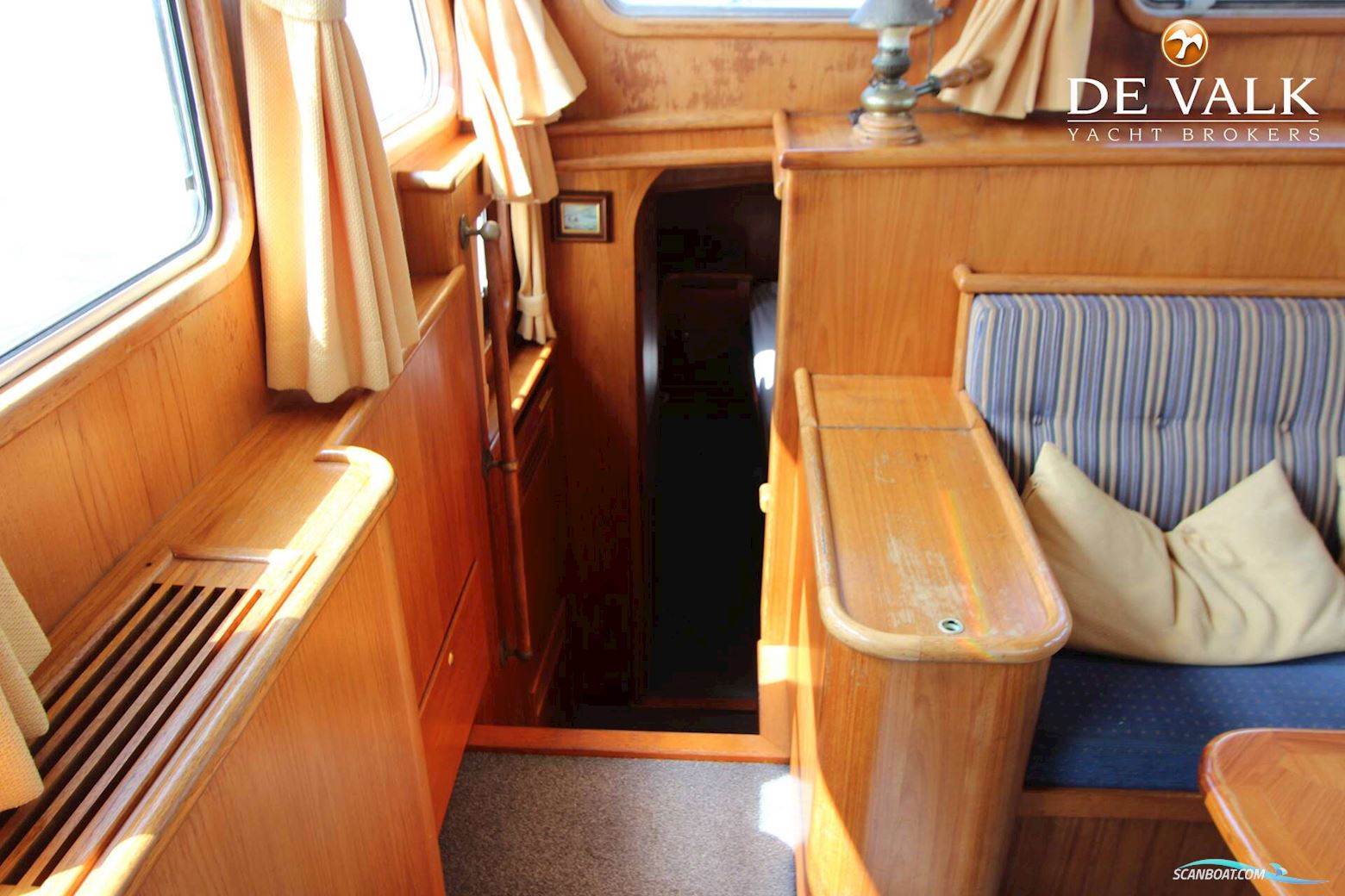 Altena Blue Water Trawler 48