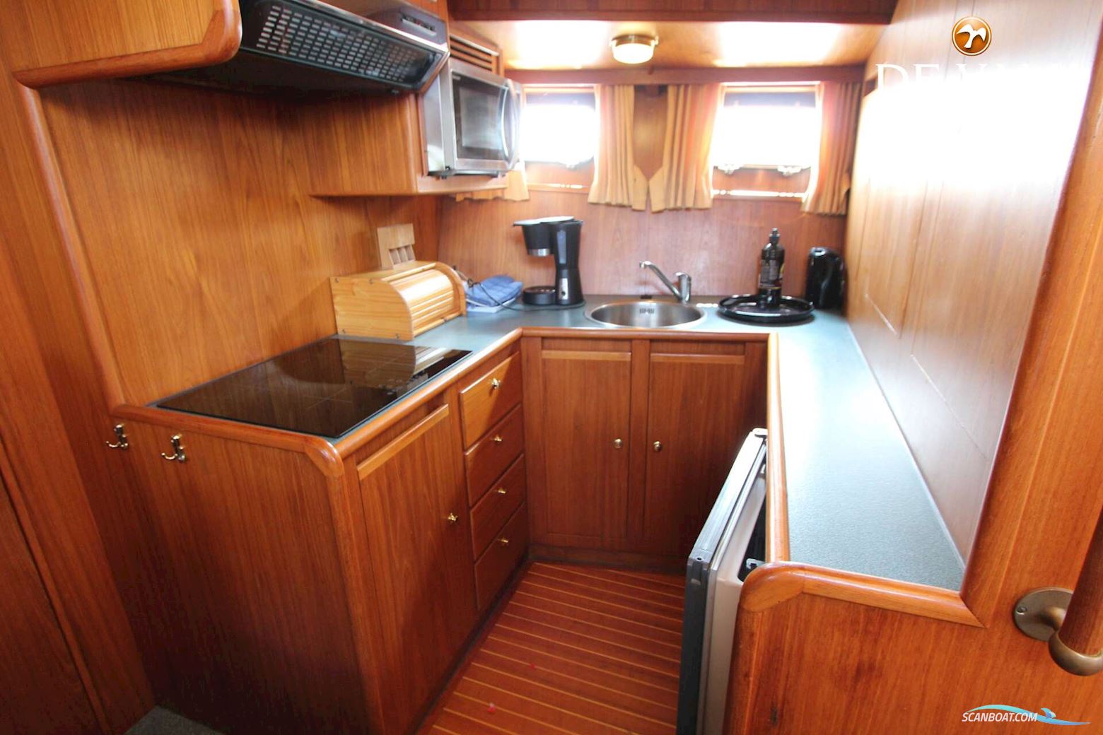 Altena Blue Water Trawler 48