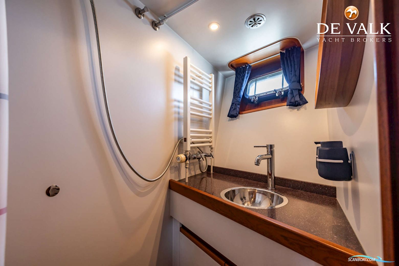 Altena Blue Water Trawler 58