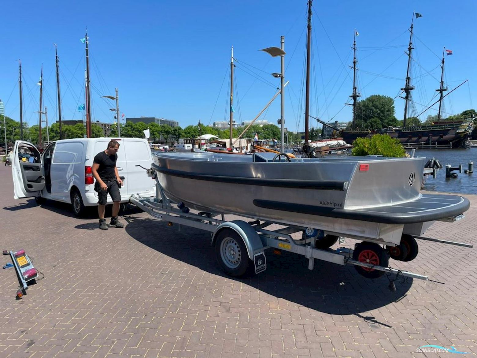 Aluship 550 Tender
