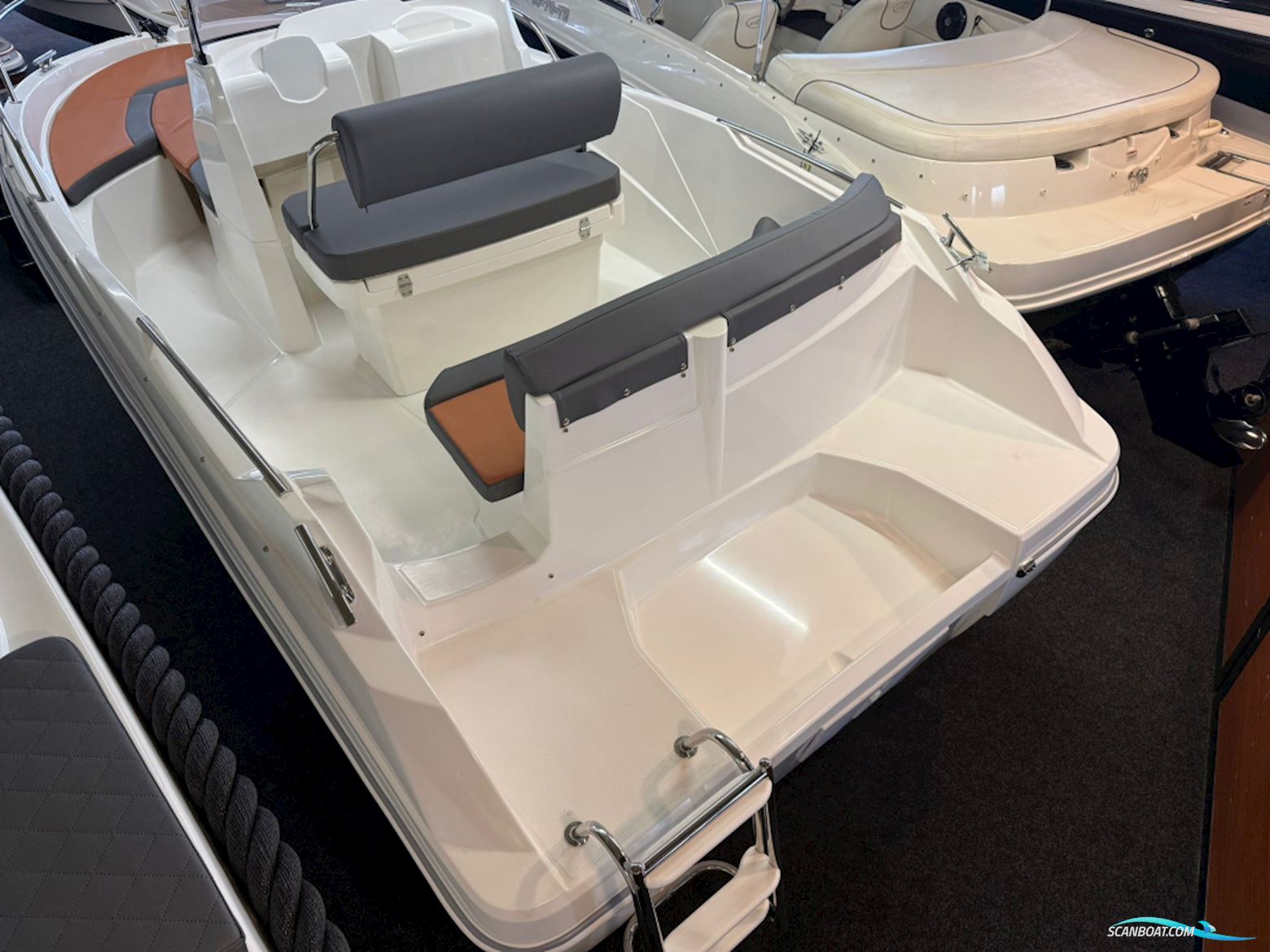 AM Yacht 520 Open