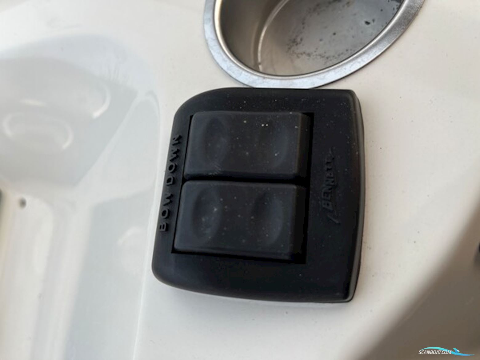 AMT 200 DC med 135 hk Honda-EFI 4 takt og 1800 kg Brenderup bådtrailer - Anvisningssalg