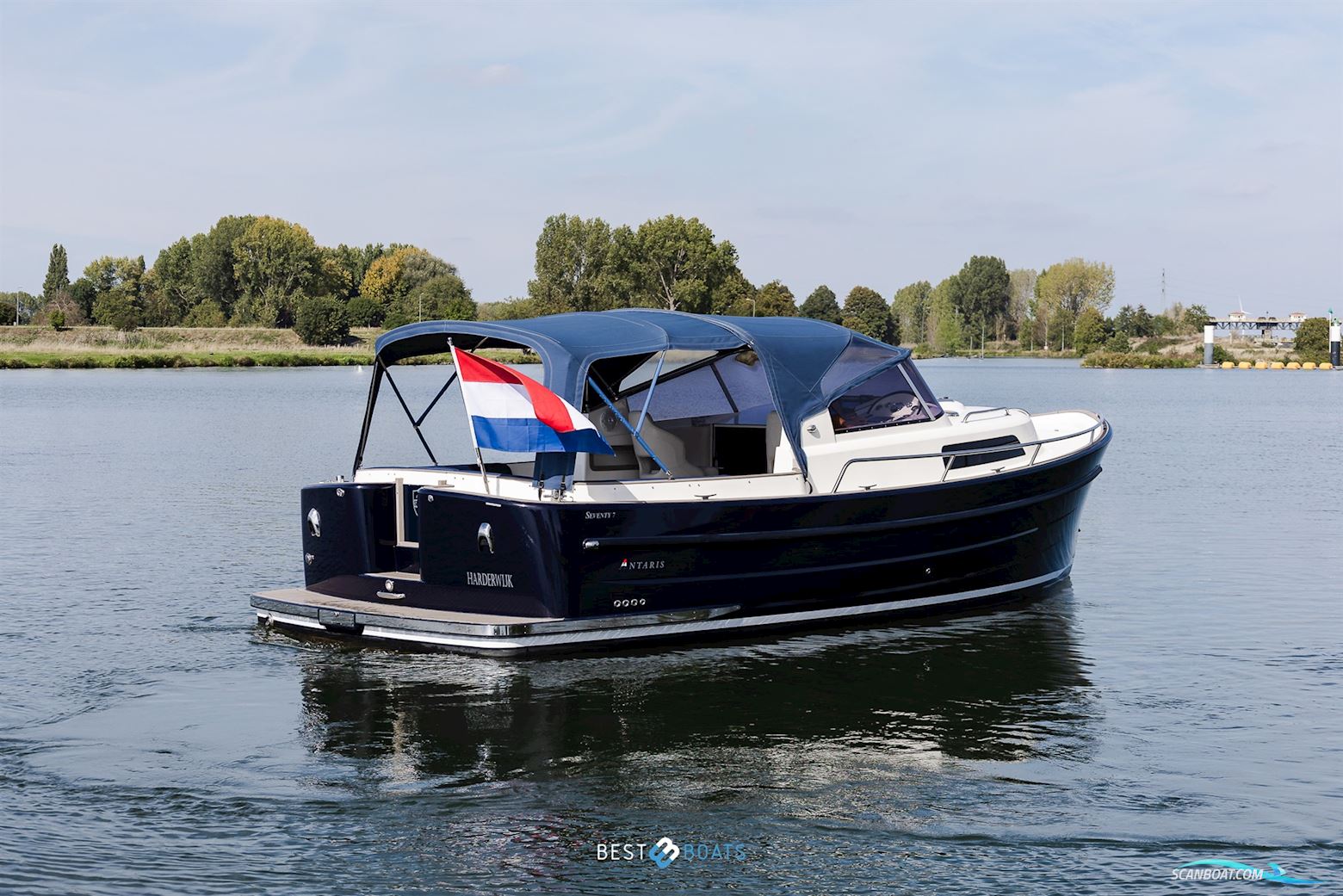 Antaris Seventy7 Cabin