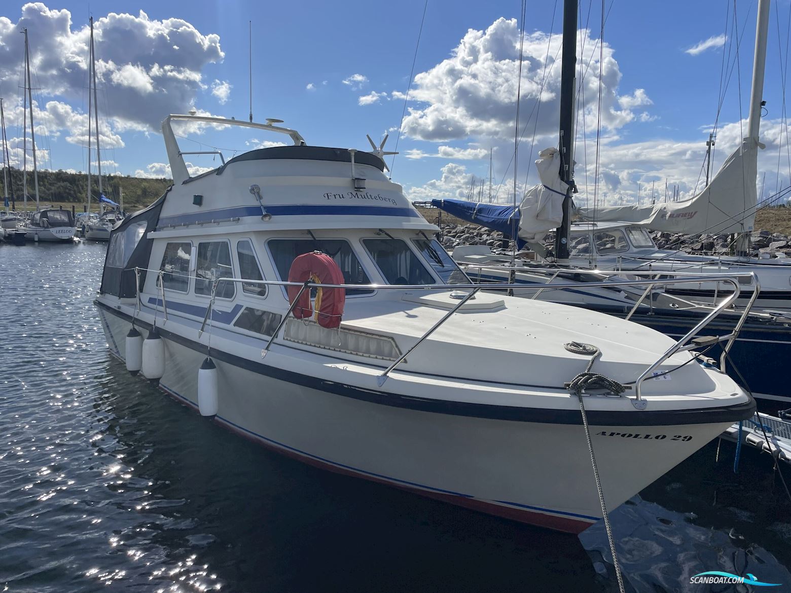 Apollo 30 Flybridge Motorboat 1978, with Volvo Penta engine, Denmark