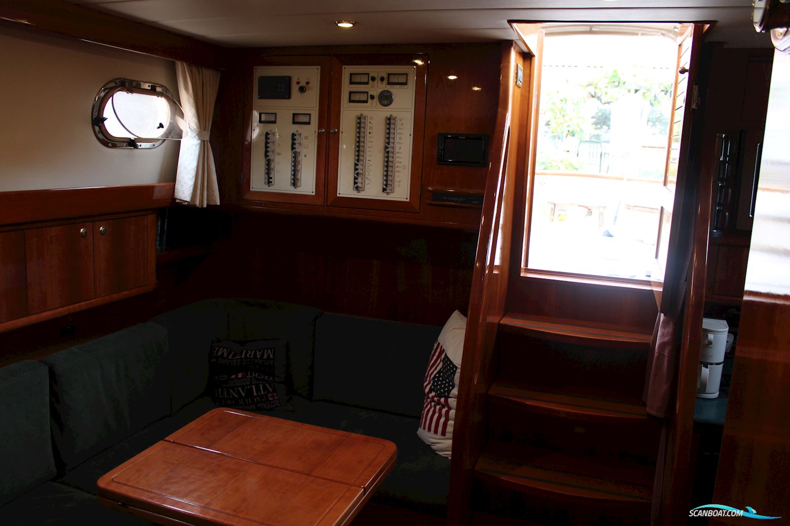 Apreamare 11m semi cabinato