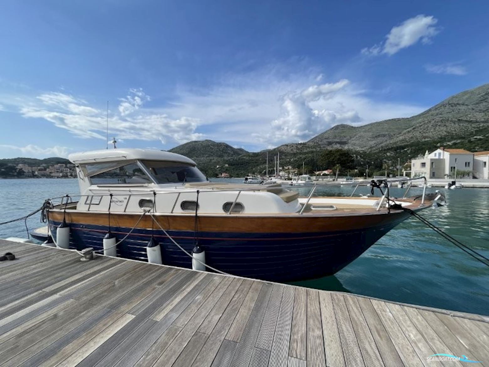 Apreamare 38 Motorboat 2006, with VM engine, Croatia