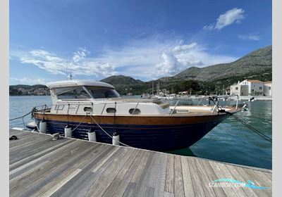 Apreamare 38 Motorboat 2006, with VM engine, Croatia