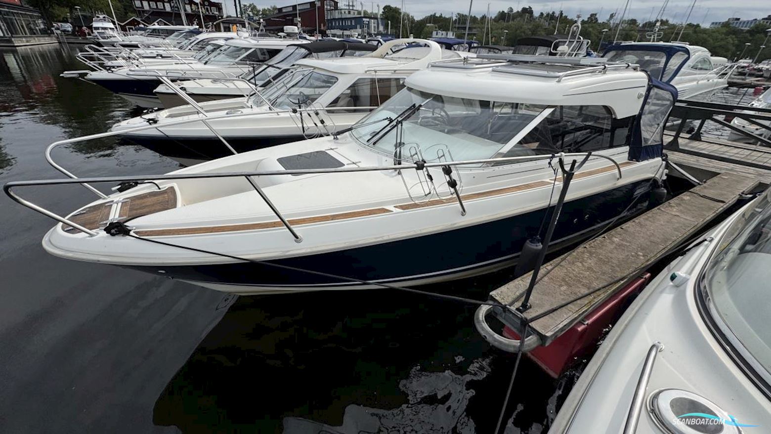 Aquador 23 HT Motorboat 2004, with Mercruiser engine, Sweden