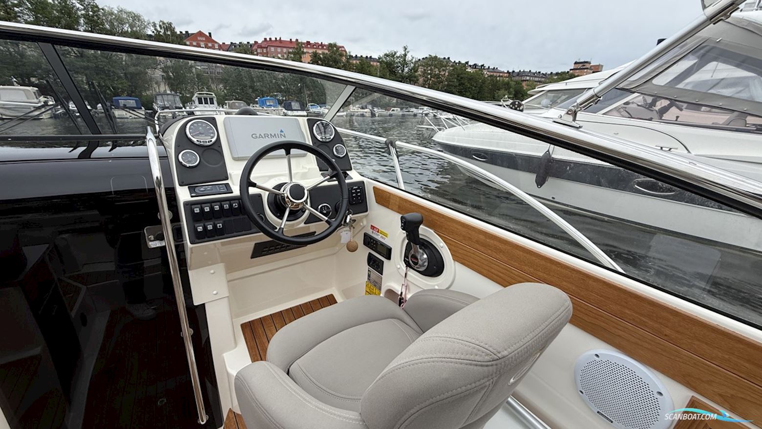 AQUADOR 24 DC
