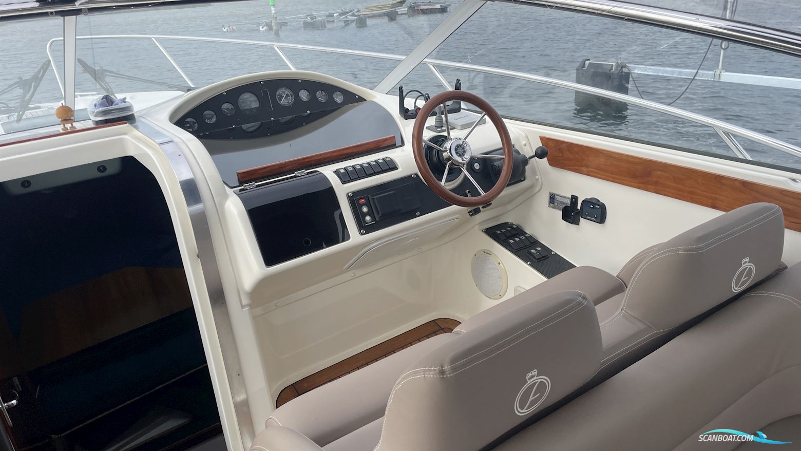 Aquador 26 DC