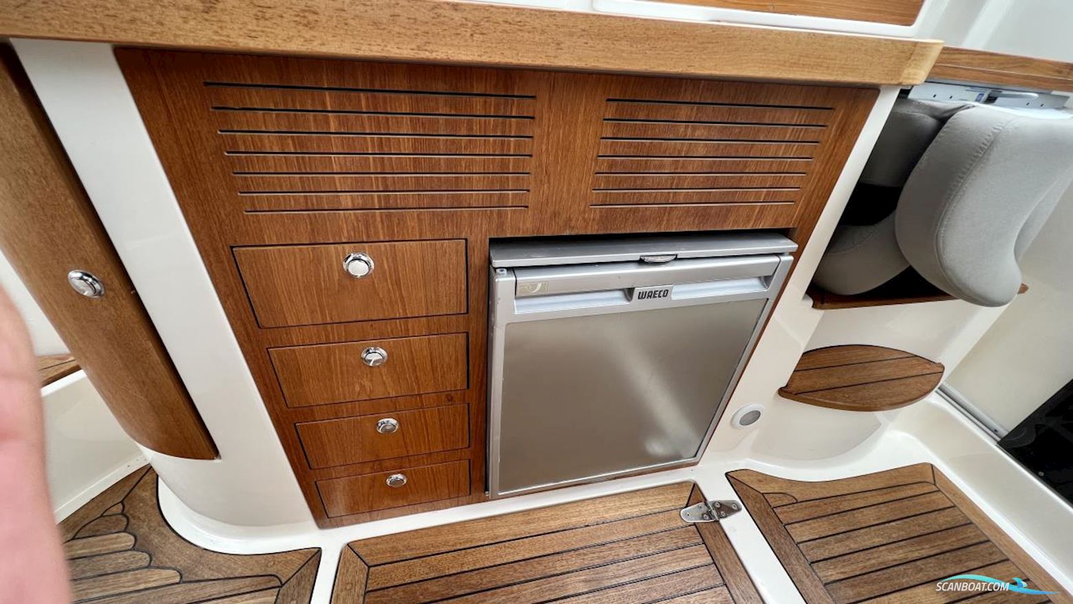 Aquador 27 DC