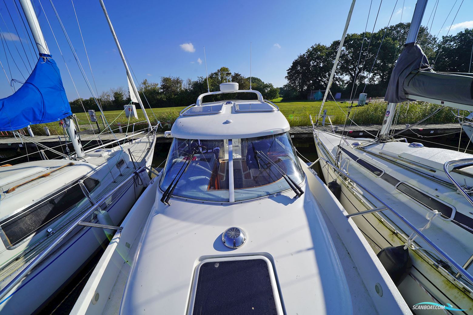 Aquador 28 C Motorboat 2007, with Volvo Penta engine, Germany