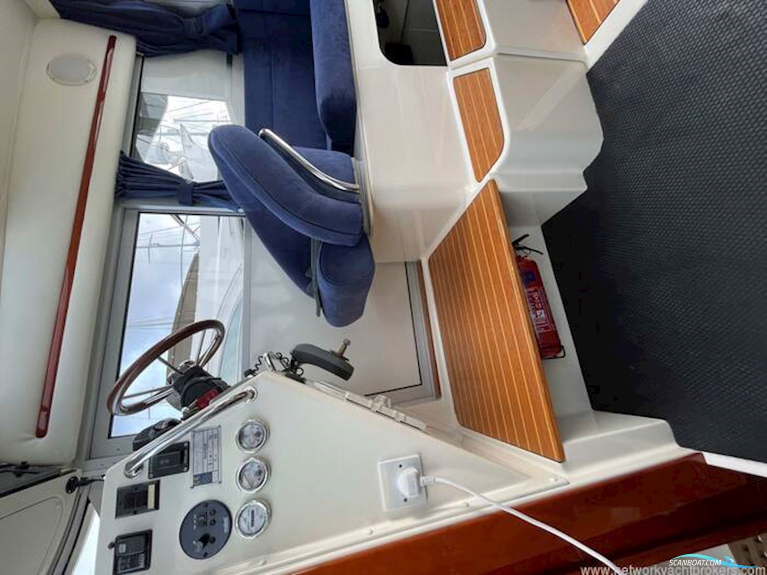 AQUADOR 28 C