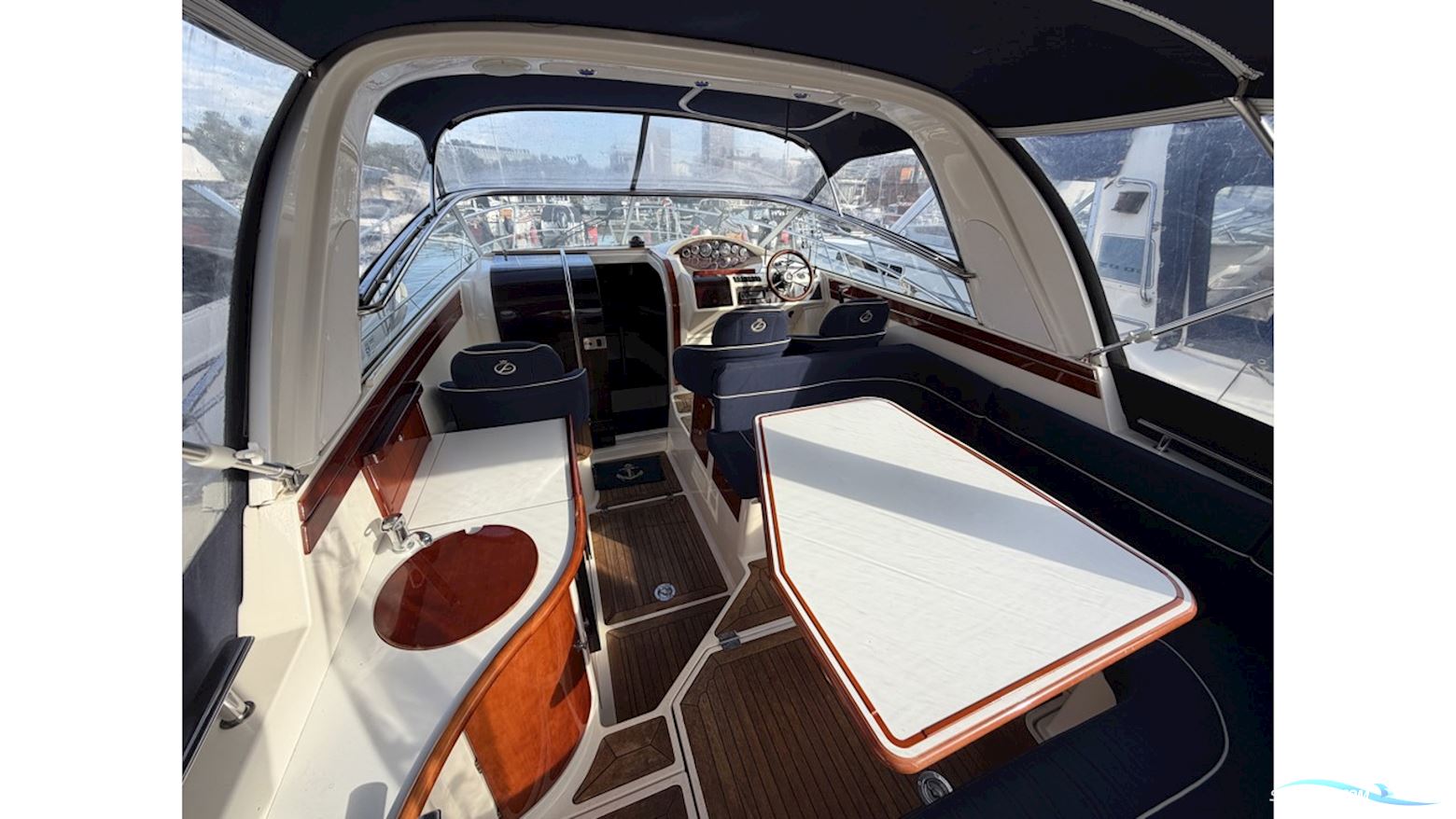 Aquador 28 DC