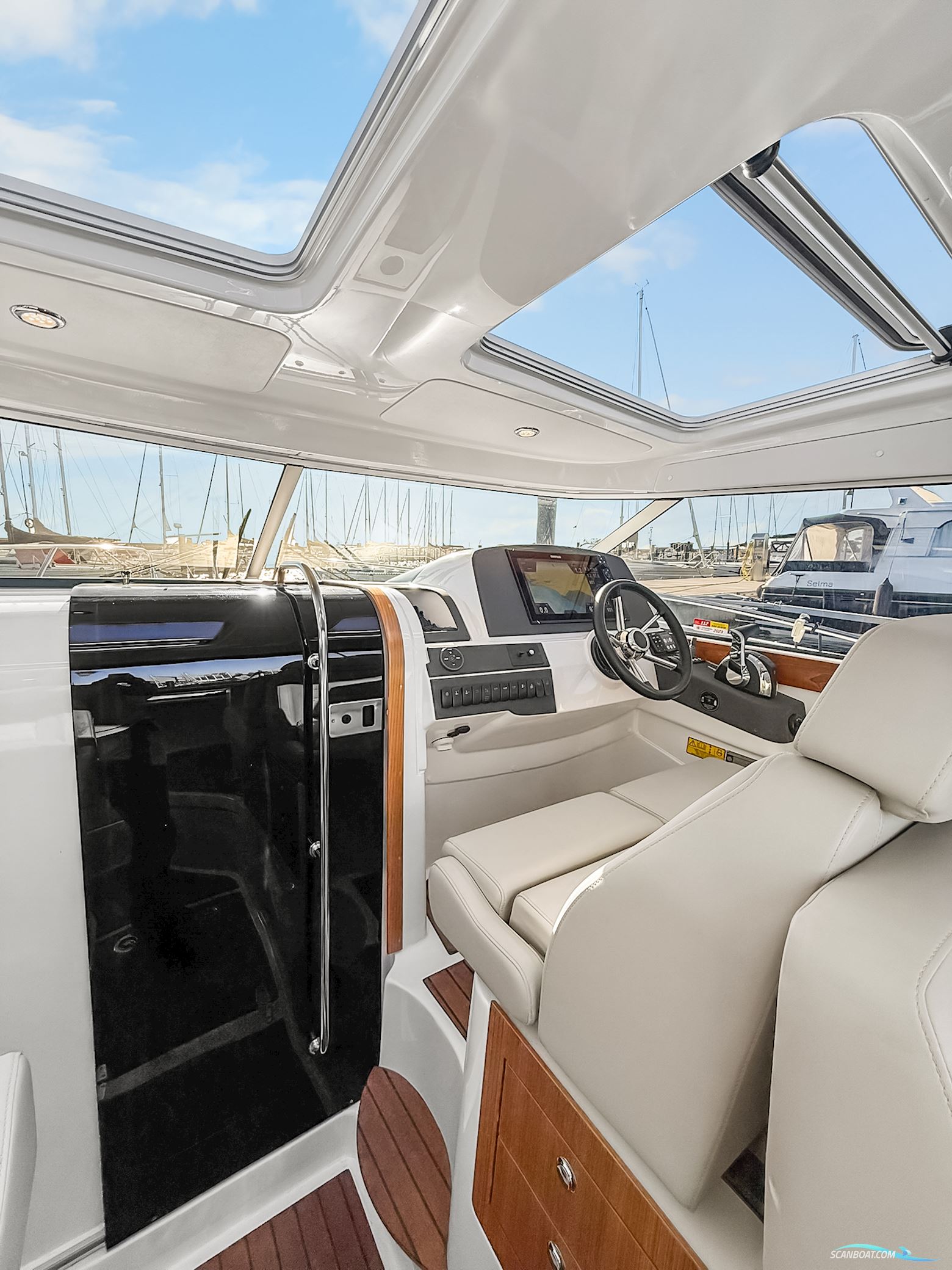 Aquador 28 HT