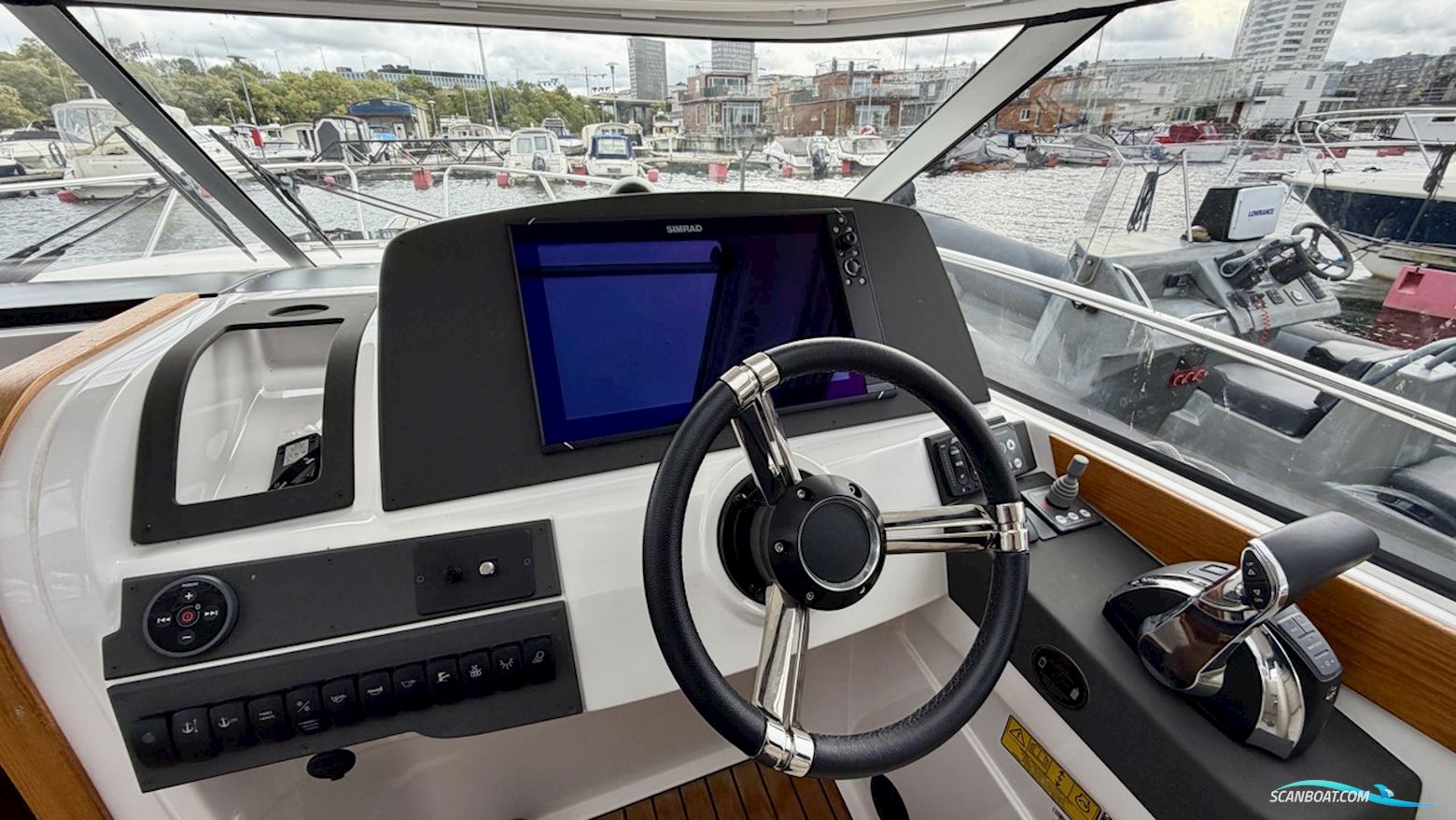 AQUADOR 28 HT