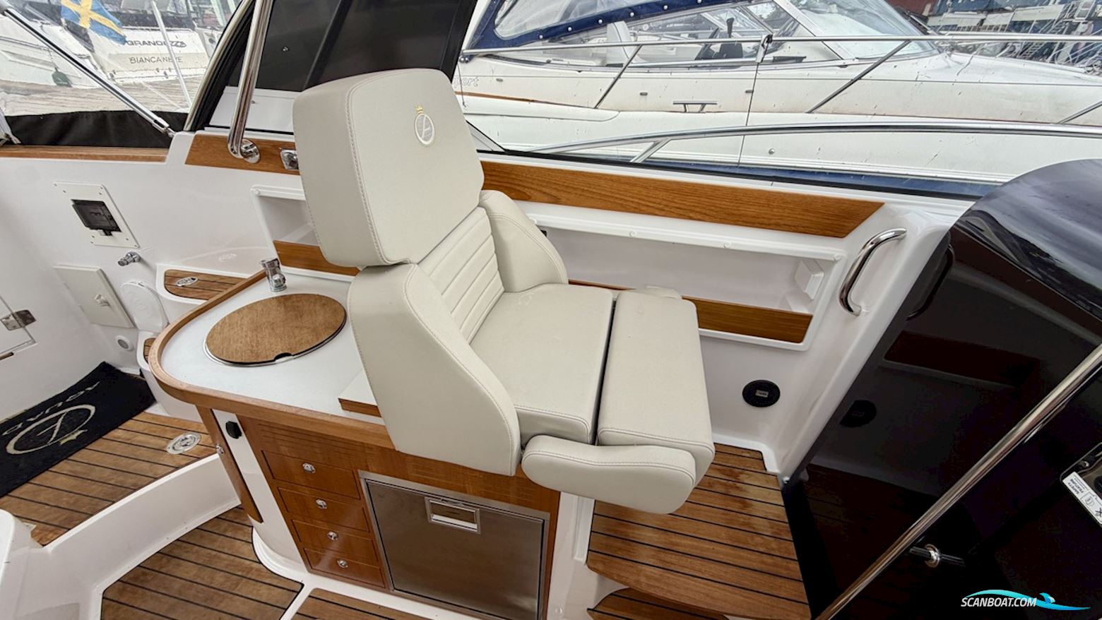 AQUADOR 28 HT