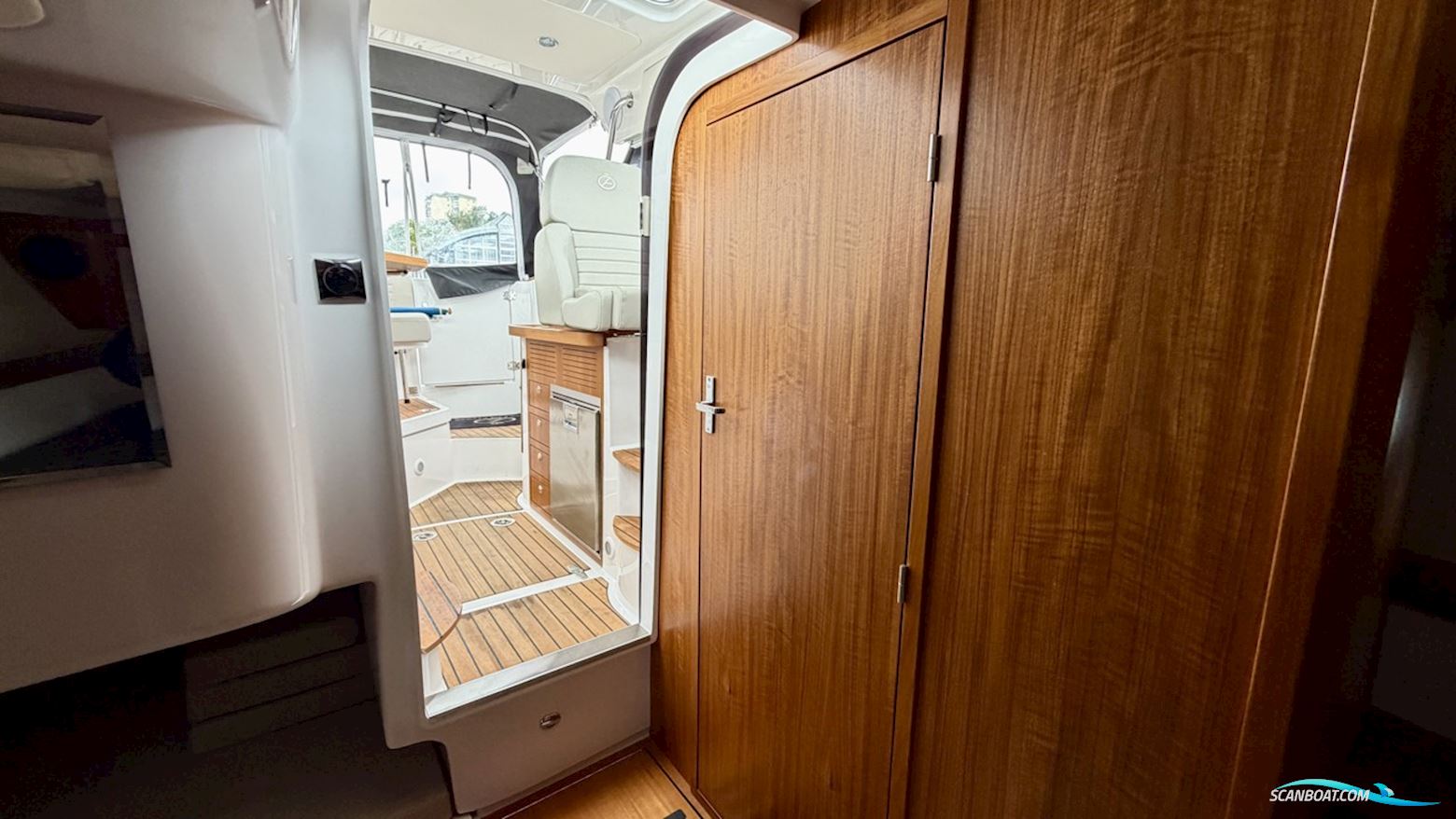 AQUADOR 28 HT