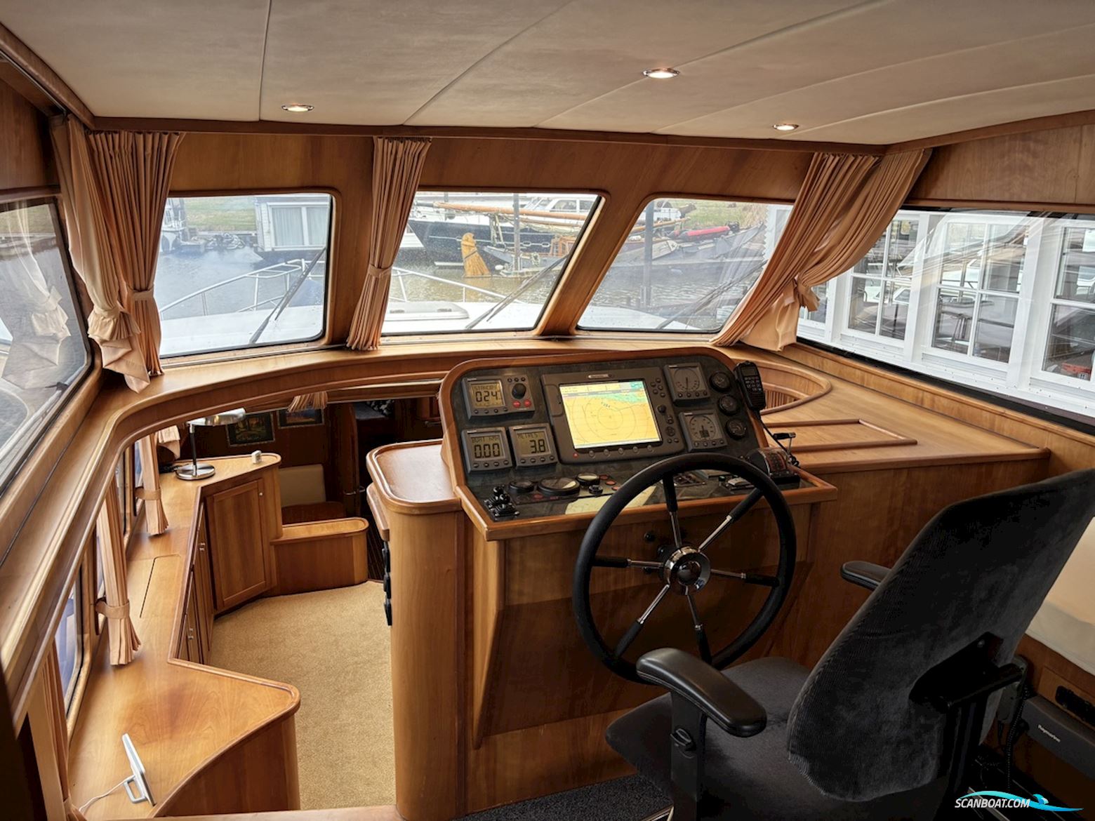 Aqualine 46 Pilothouse