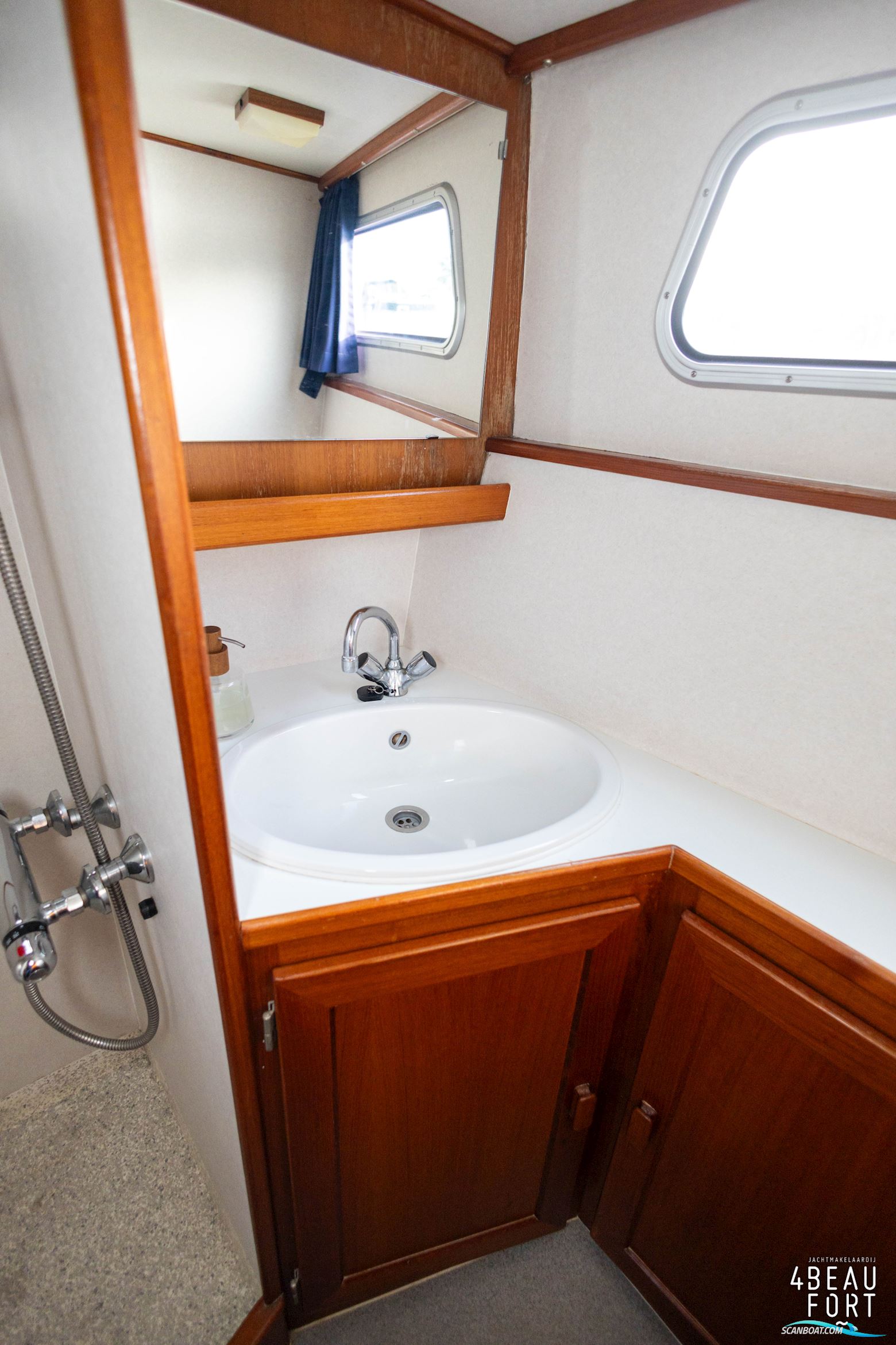 Aquanaut Beauty 1050 AK