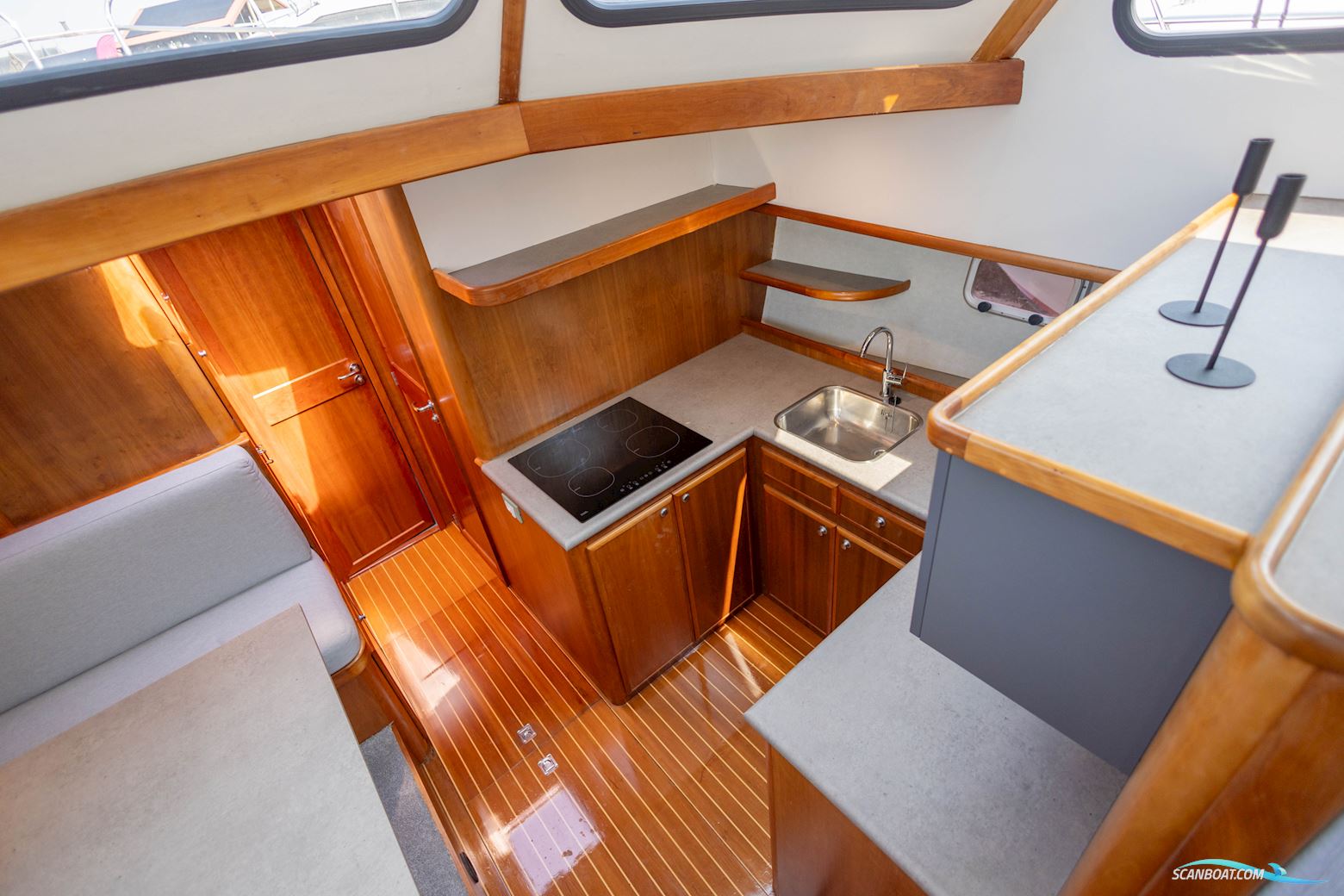 Aquanaut Drifter 1500 Pilot House