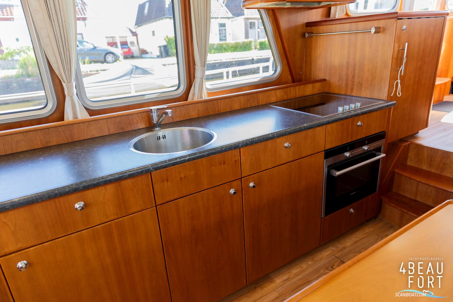 Aquanaut European Voyager 1300