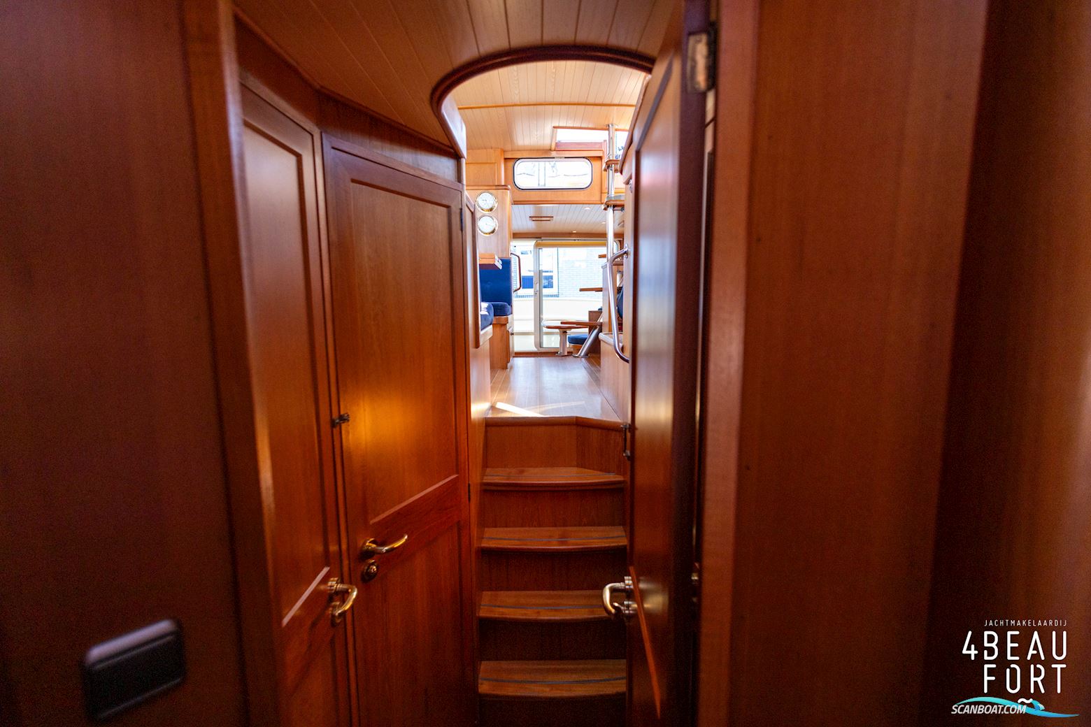 Aquanaut European Voyager 1300