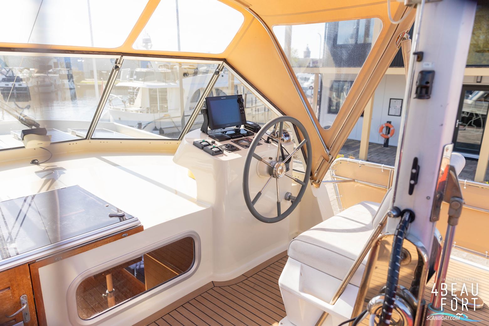 Aquanaut European Voyager 1300