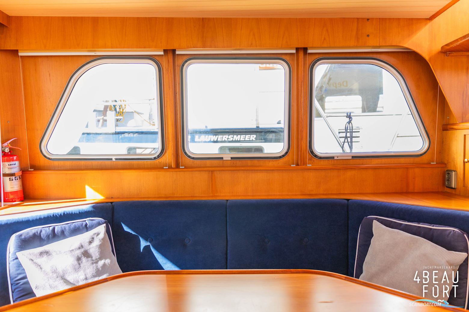 Aquanaut European Voyager 1300