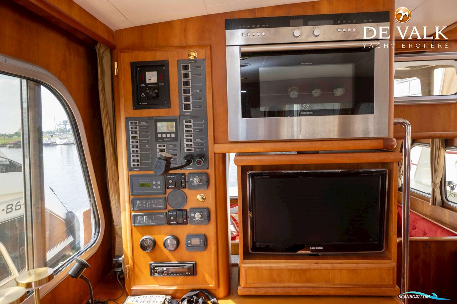 Aquanaut European Voyager 1300