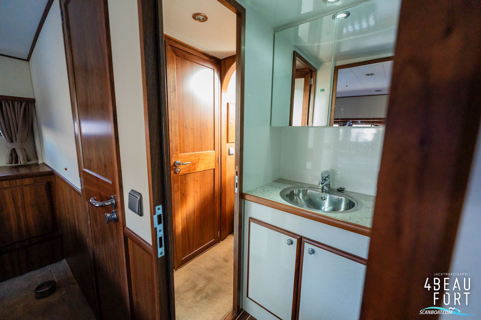 Aquanaut Privilege 1350