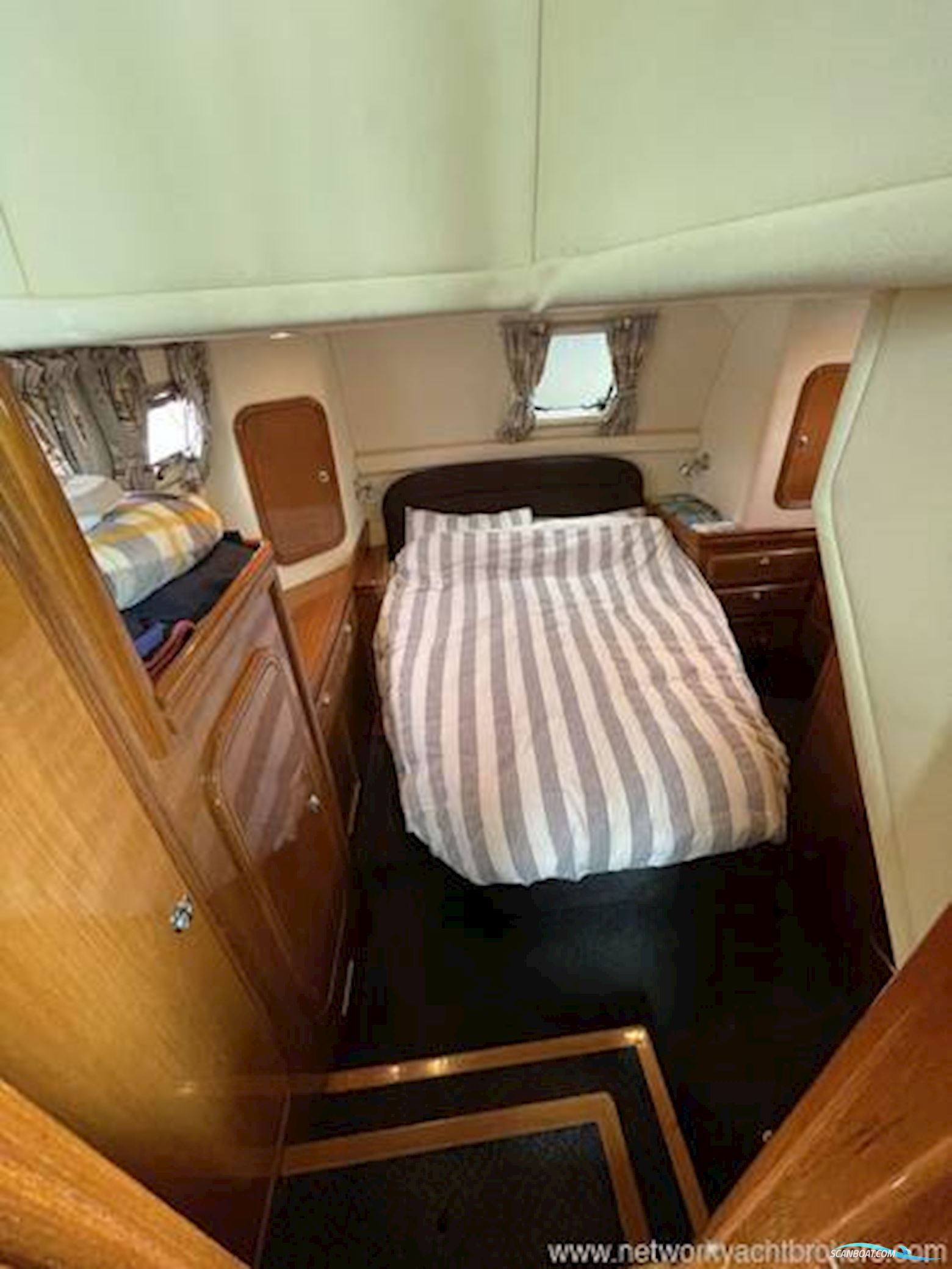 Aquastar 38 Aft Cabin