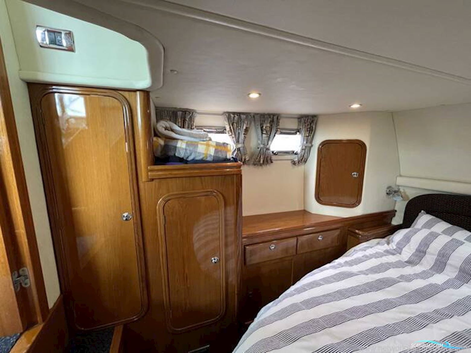 Aquastar 38 Aft Cabin