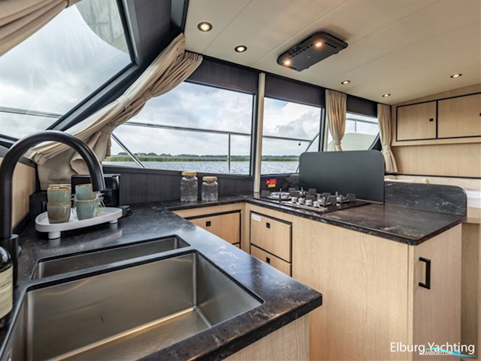 Argos 13.50 - Three Cabin - Sunroof