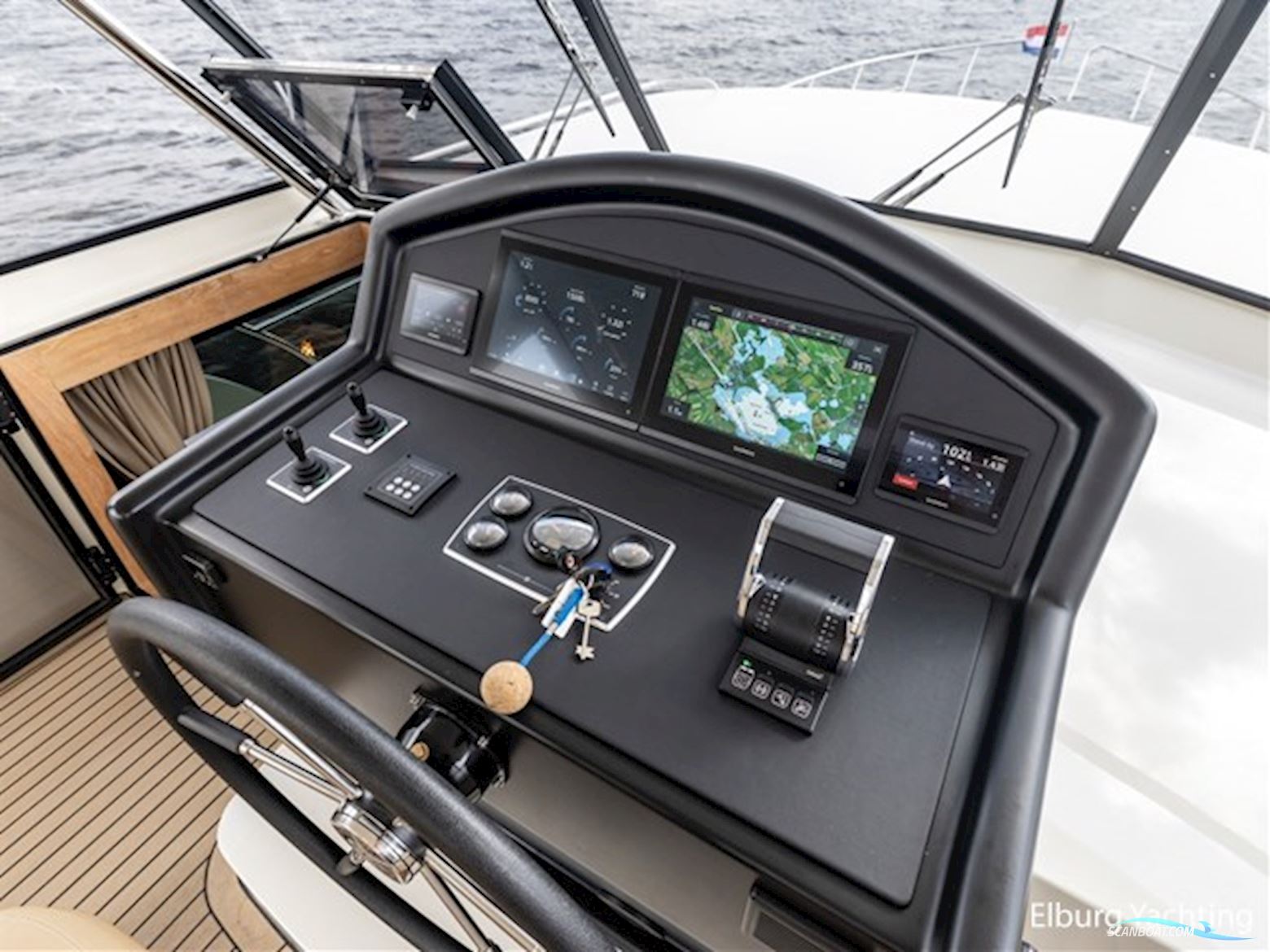 Argos 13.50 - Three Cabin - Sunroof