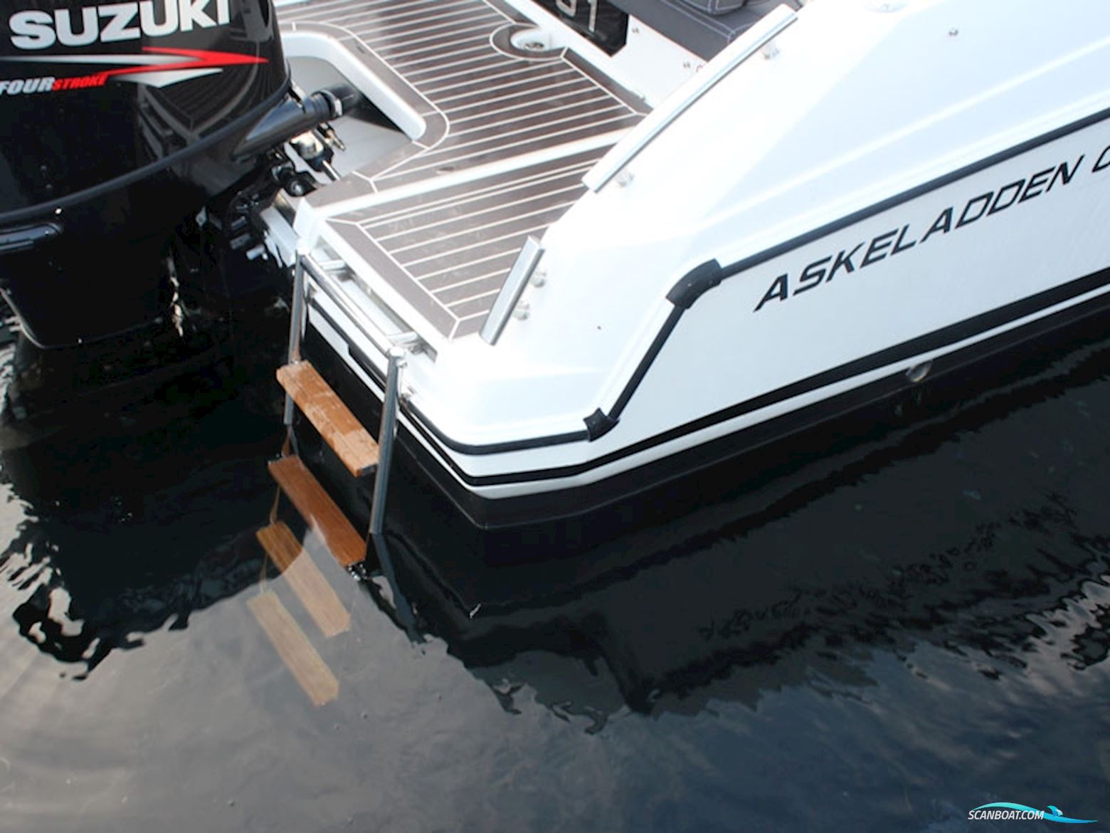 Askeladden C61 Center Console