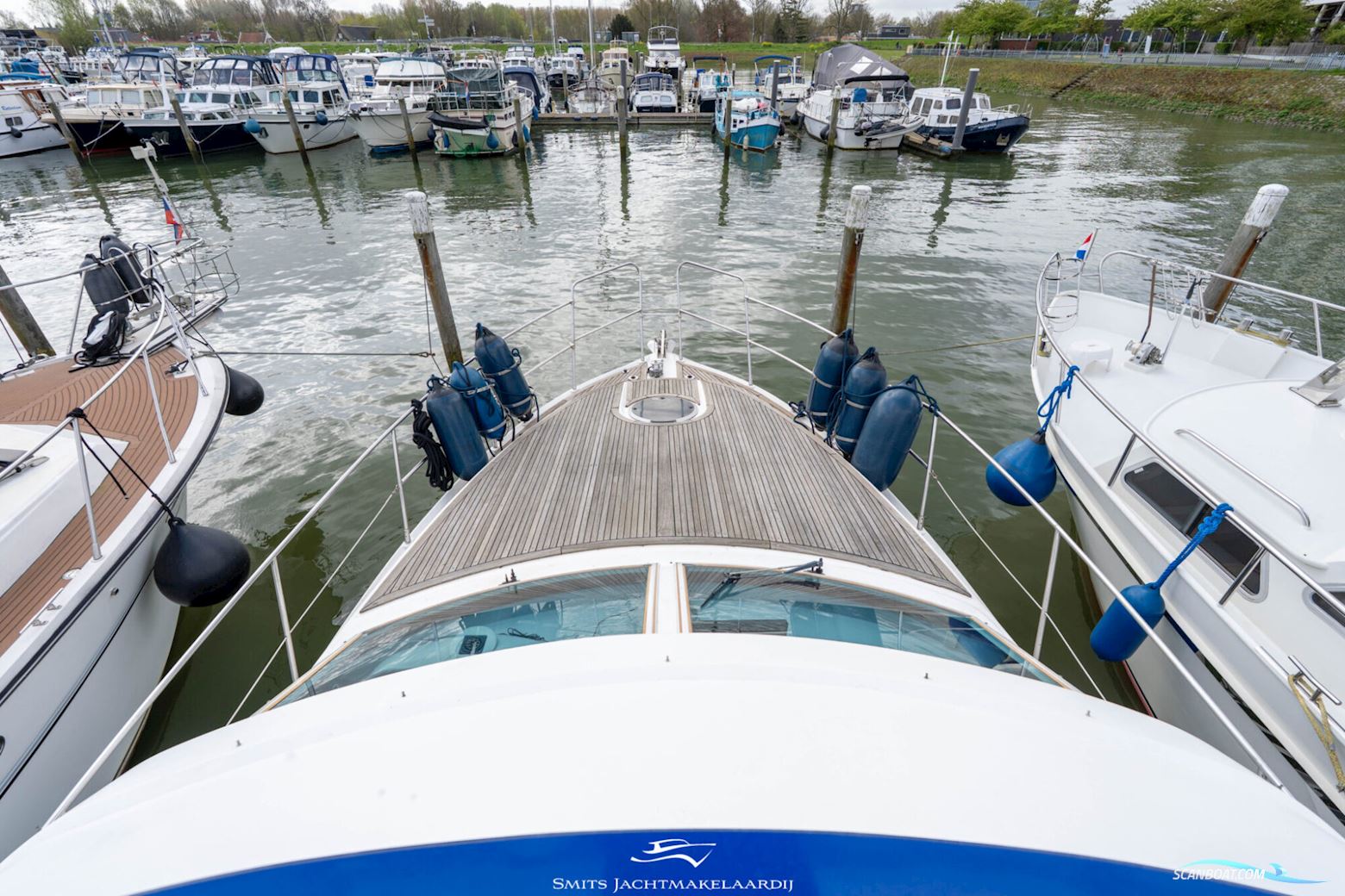 Astor 37 Flybridge