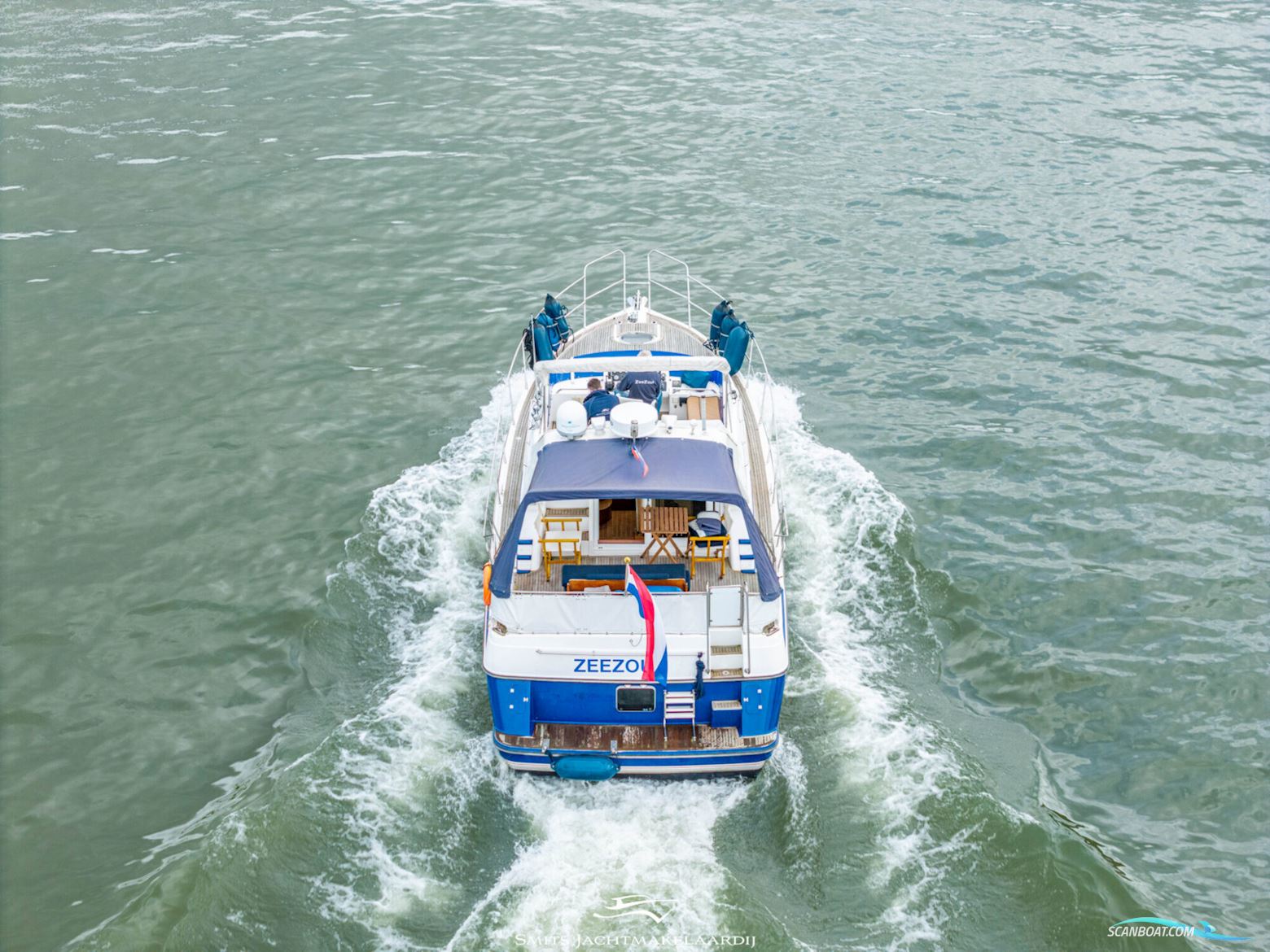 Astor 37 Flybridge